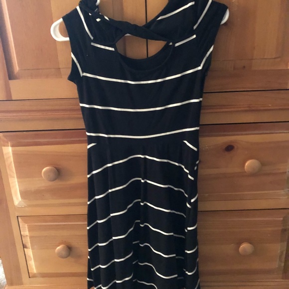 2 juniors small dresses from Kohl’s. - Picture 2 of 4